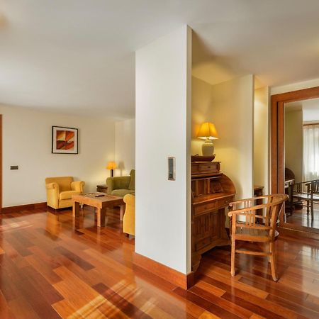 Hotel & Spa Monasterio De ボルタニャ エクステリア 写真 Interior of a suite
