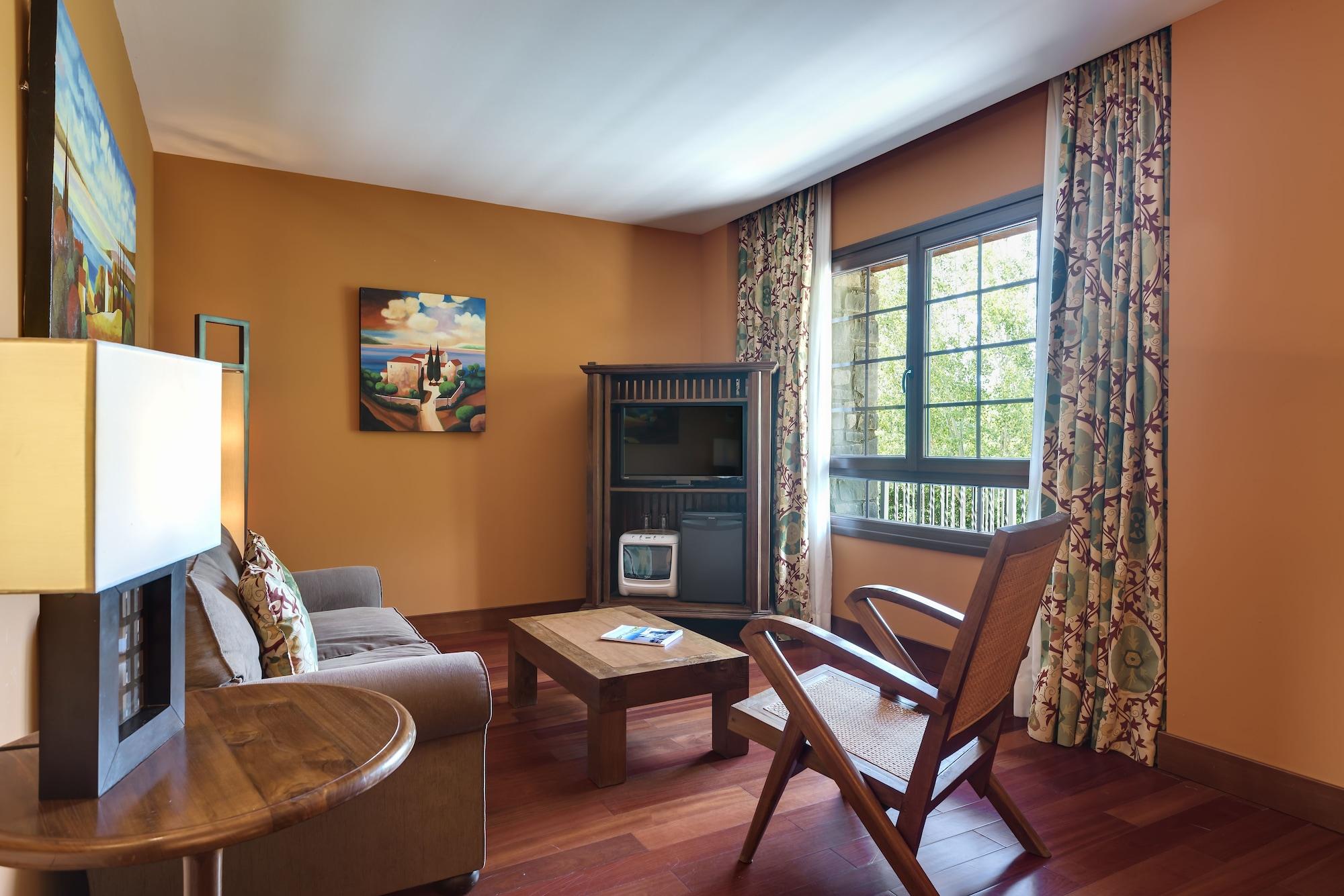 Hotel & Spa Monasterio De ボルタニャ エクステリア 写真 A living room