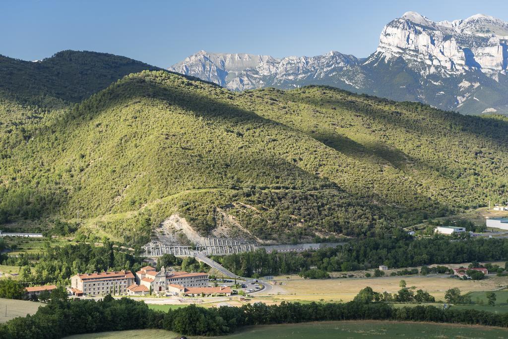 Hotel & Spa Monasterio De ボルタニャ エクステリア 写真 A general view of Montferrat